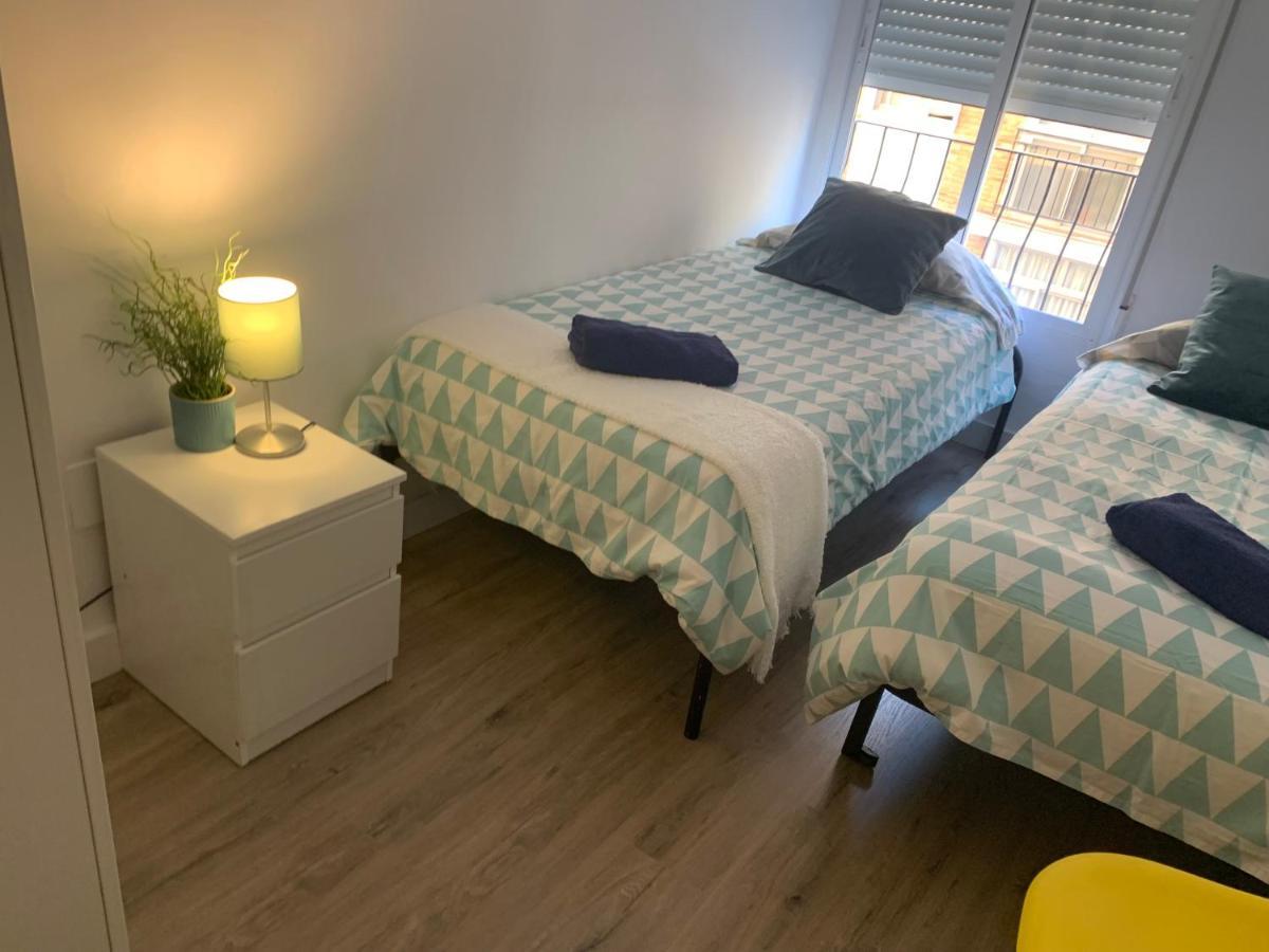 Centro Grupos Malaga Parking Gratis 3 Apartment Luaran gambar