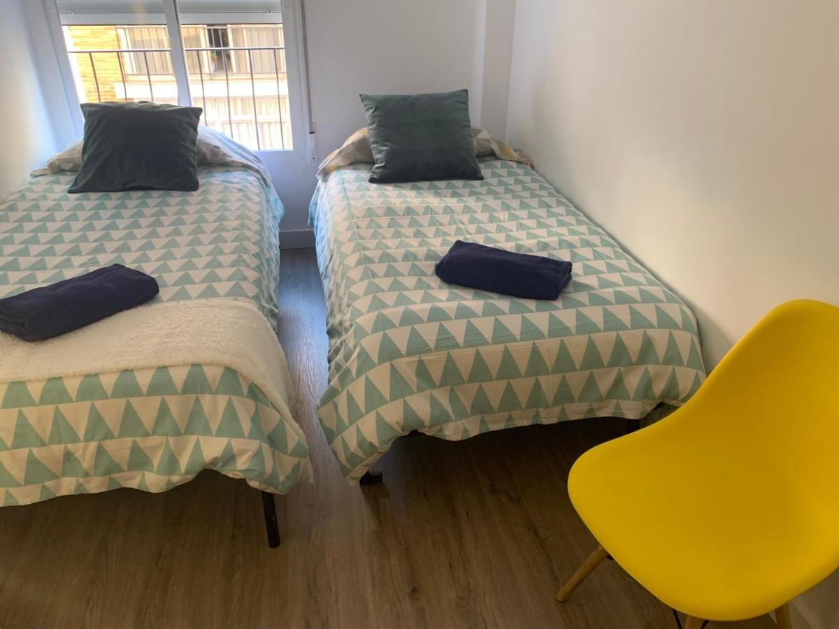 Centro Grupos Malaga Parking Gratis 3 Apartment Luaran gambar